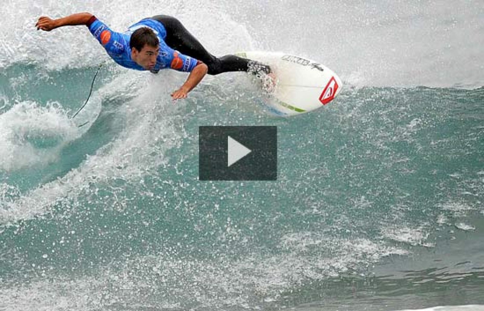 La famosa ola izquierda de Mundaka, en Vizcaya, donde se disputa una de las pruebas del circuito mundial de surf.