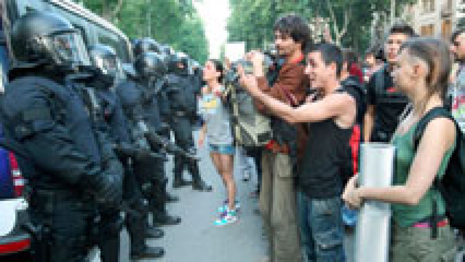 Telediario 1: Condena a tres años de cárcel por el asedio al Parlament | RTVE Play