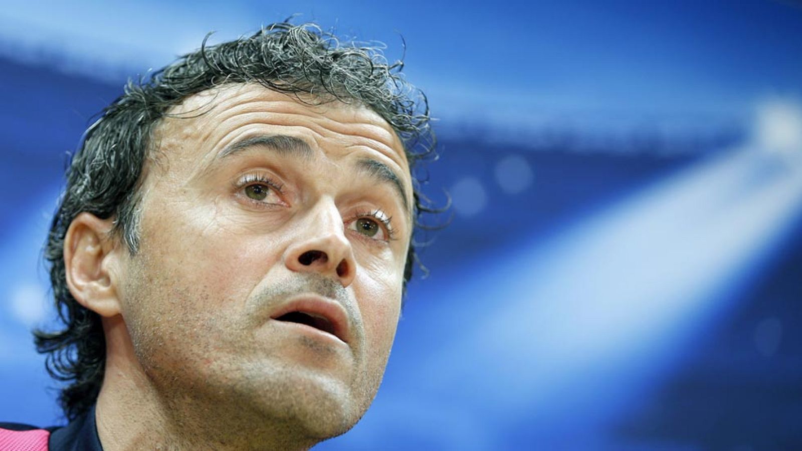 Luis Enrique, entrenador del Barcelona, ha recordado que, pese a la ventaja conseguida en Manchester y el mal momento del conjunto de Pellegrini, no se fía y cree que sería "peligroso" especular con el resultado para conseguir el pase a cuartos de final de la Champions.