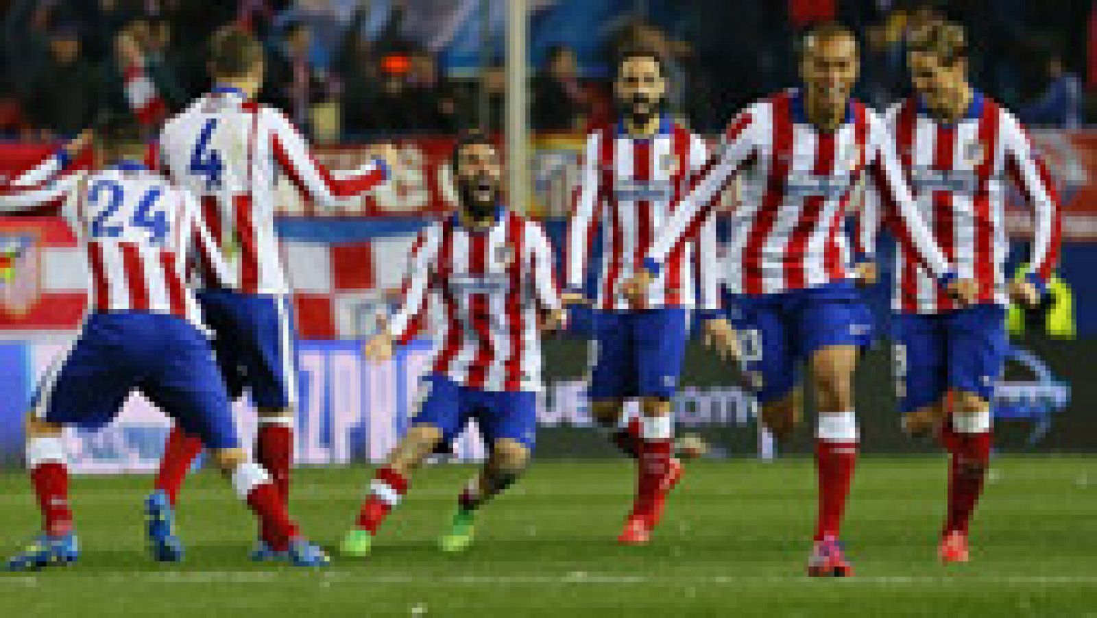 El Atlético de Madrid remontó la eliminatoria al Bayer Leverkusen gracias a un gol de Mario Suárez que igualó el cruce, definido a la postre en la tanda de penaltis.