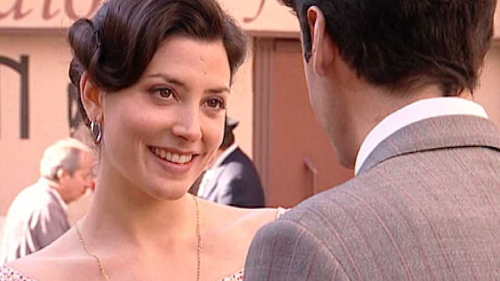 Amar en tiempos revueltos - T5 - Capítulo 77 - ver ahora