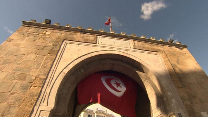 Telediario 1 - El atentado de Túnez: golpe a la democracia y la economía