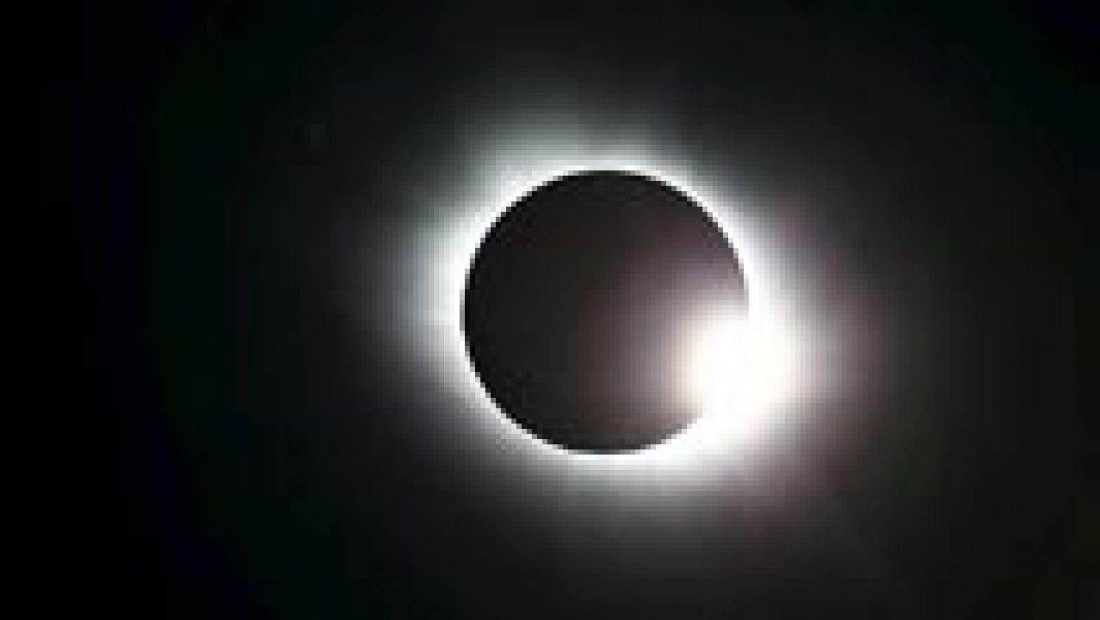 Informativo 24h: Un eclipse parcial de sol en España que las cámaras del mundo han acercado | RTVE Play