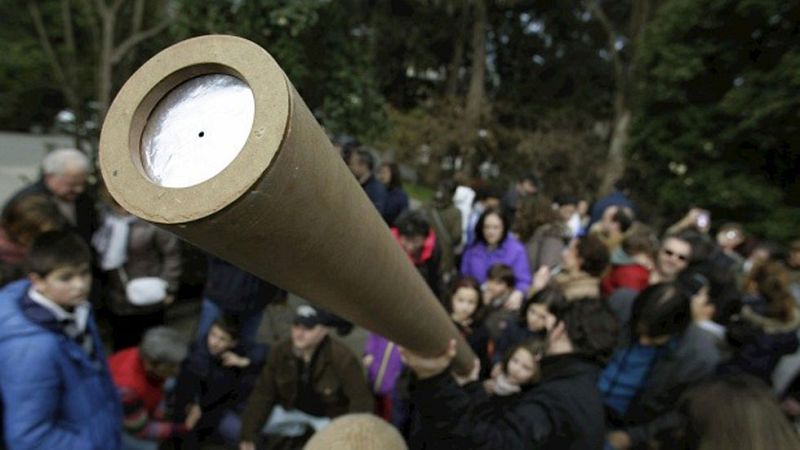 Miles de personas han podido contemplar el eclipse, que no se repetirá hasta 2026