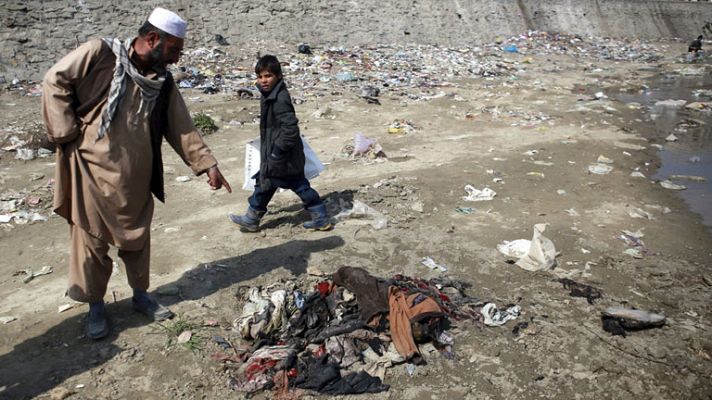 Informativo 24h - Linchan a una mujer por profanar el Corán en Afganistán