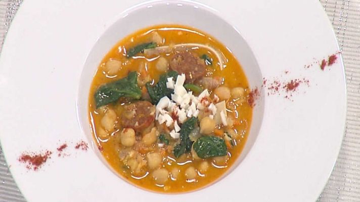 Cocina con Sergio - Potaje de garbanzos con oreja y espinacas