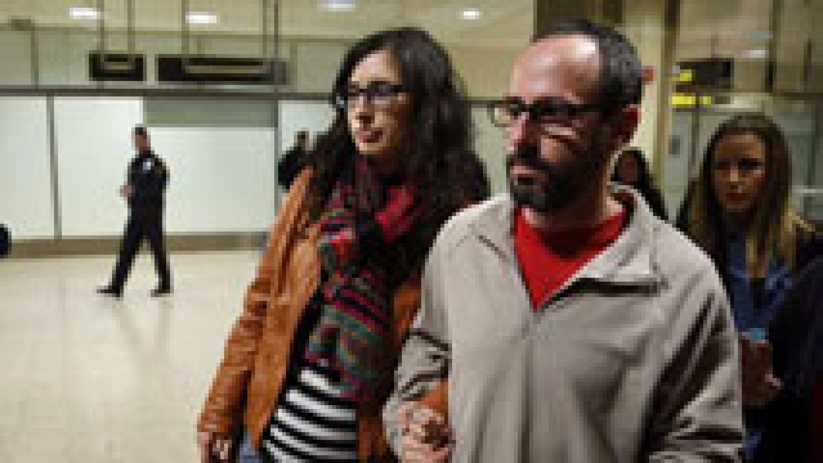 Telediario 1: Ya está en casa el matrimonio valenciano que estaba en Túnez | RTVE Play