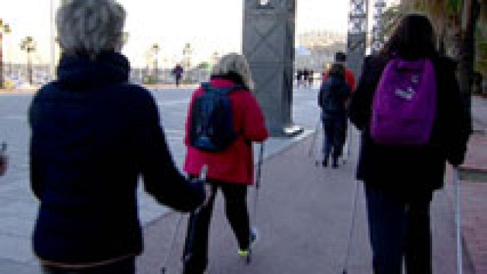 Telediario 1 - El deporte de la marcha nórdica experimenta un gran auge