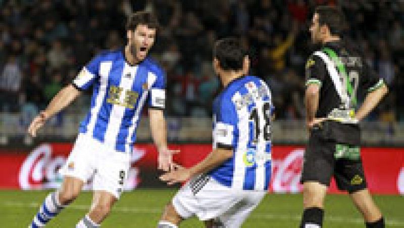 La Real Sociedad ha sacado adelante un difícil partido ante el Córdoba y ha tenido que remontar el 0-1 inicial antado por Florin. Agirretxe, Castro y Finnbogason dieron la vuelta al marcador. 