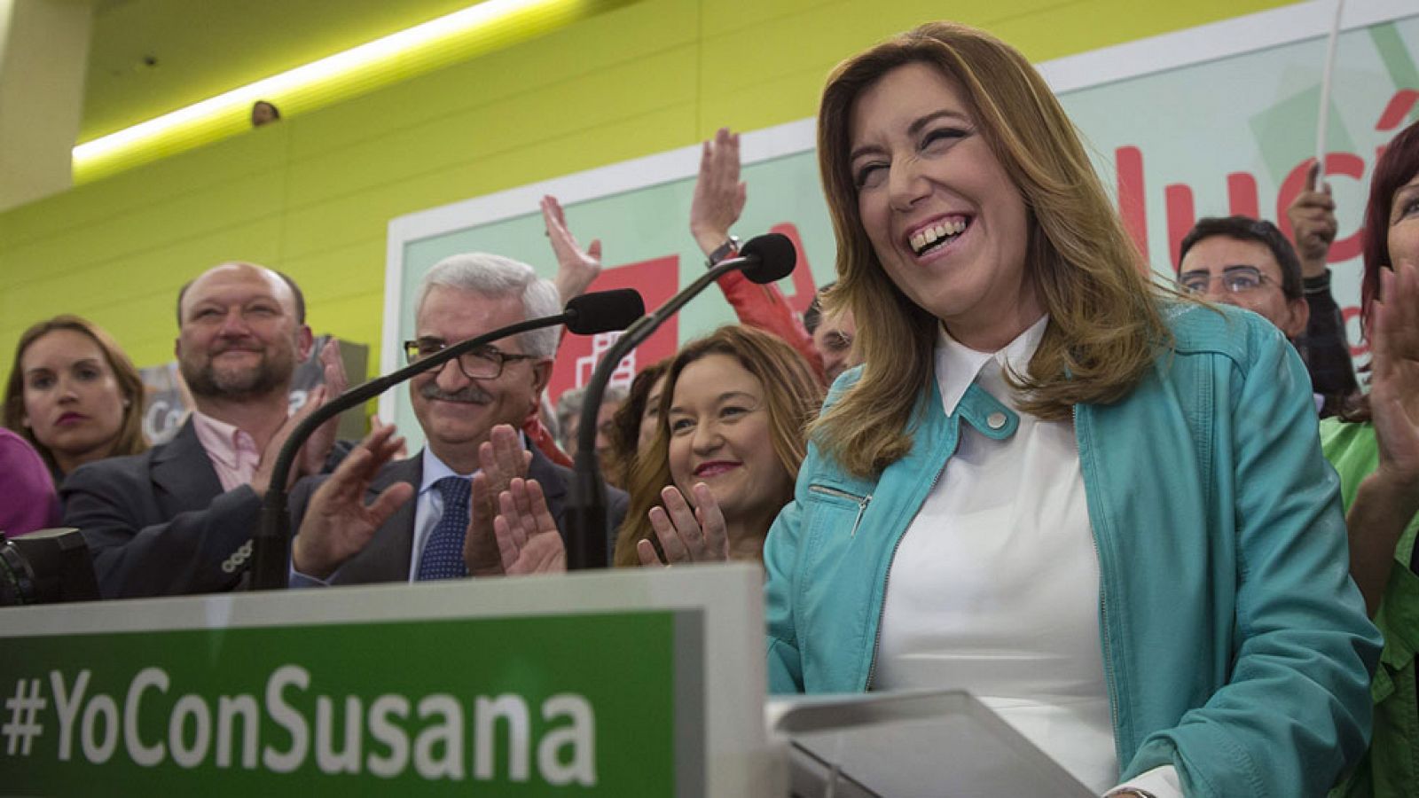 Díaz celebra la "victoria histórica" del PSOE que abre "un tiempo nuevo" para Andalucía
