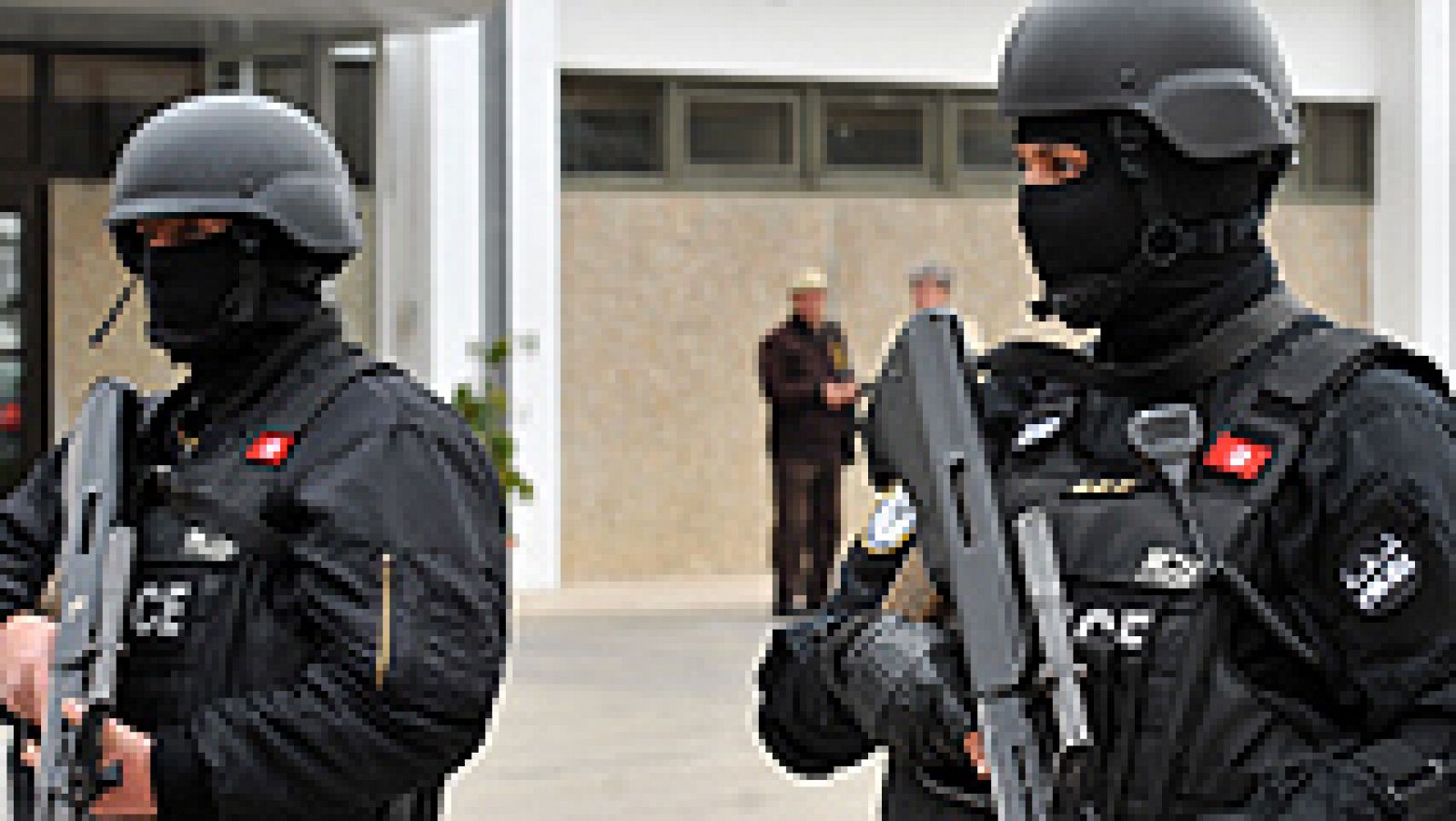 Telediario 1: Las autoridades de Túnez buscan a un tercer terrorista | RTVE Play