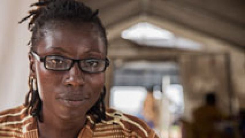 Bentu, de superviviente de ébola a psicóloga de pacientes