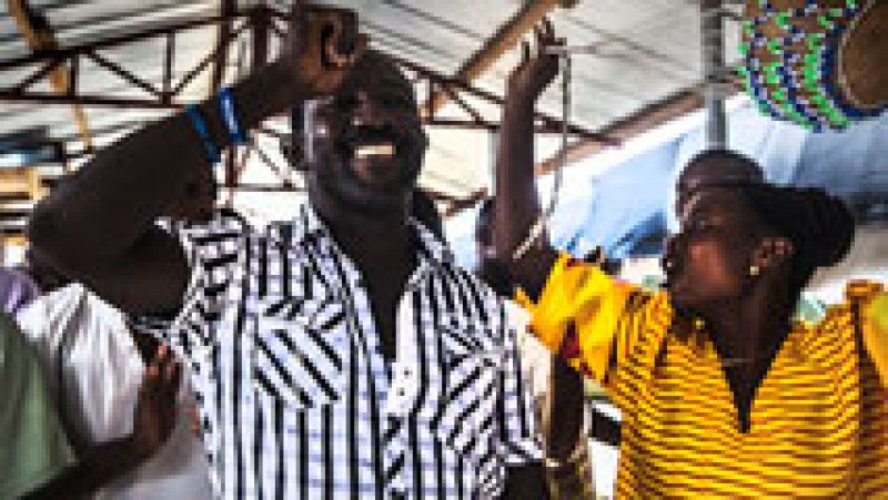 Augustine se contagió de ébola cuando combatía la enfermedad en Sierra Leona