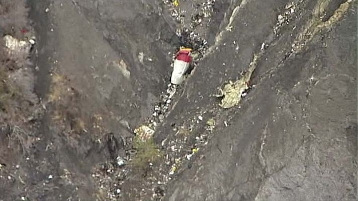 Informativo 24h - Primeras imágenes del rescate del avión de Francia