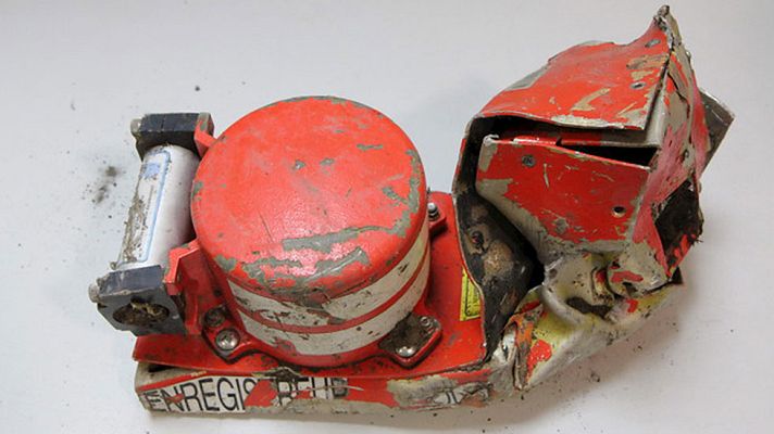 Telediario 1 - investigación de la tragedia aérea en los Alpes