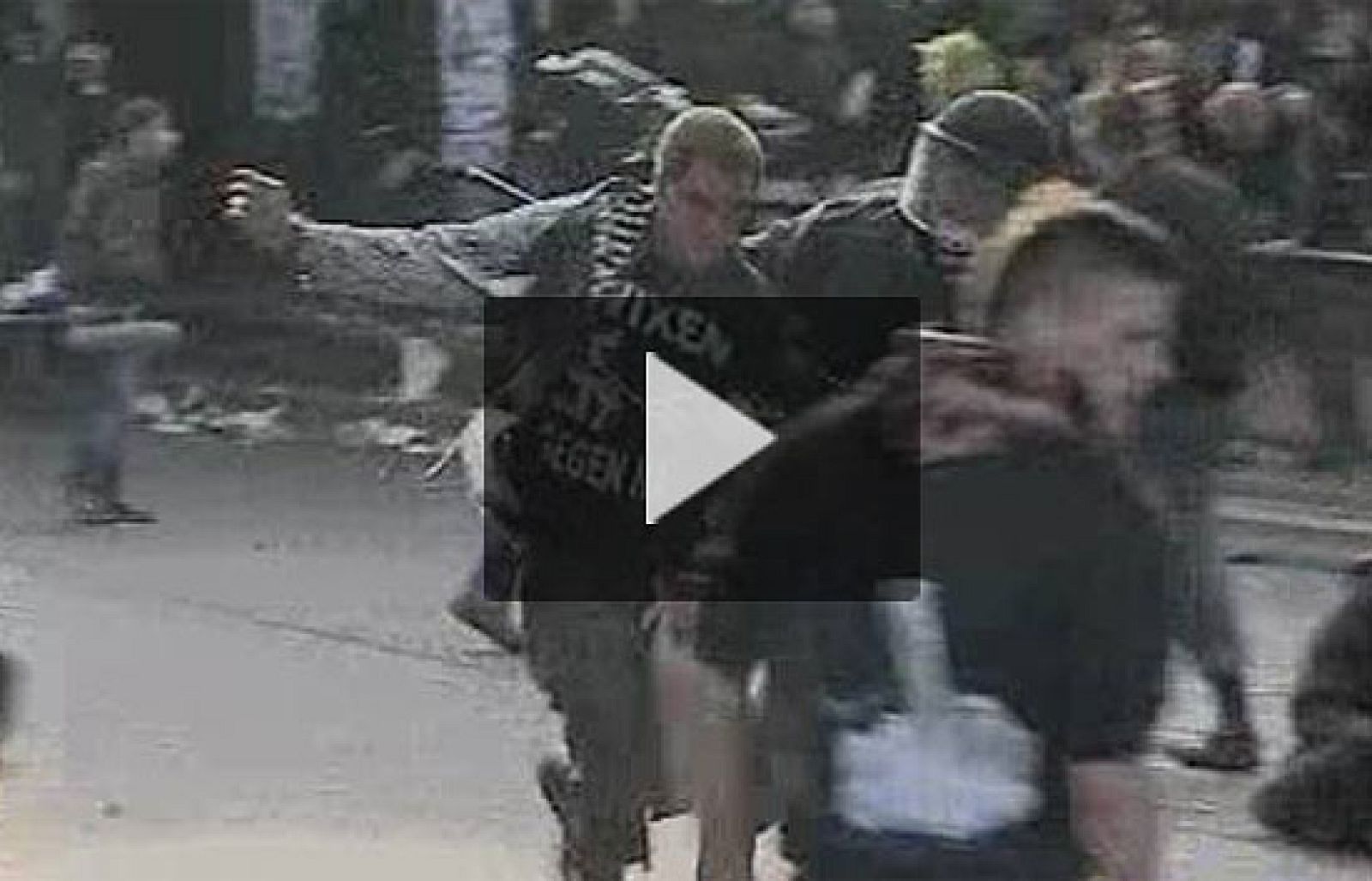  Enfrentamientos entre punkies y policías en Hannover, Alemania