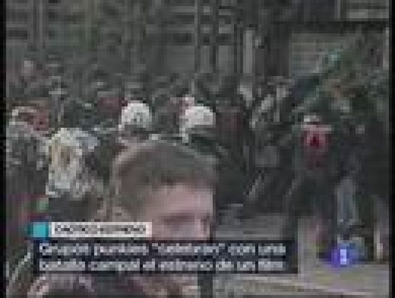  Enfrentamientos entre punkies y policías en Hannover, Alemania