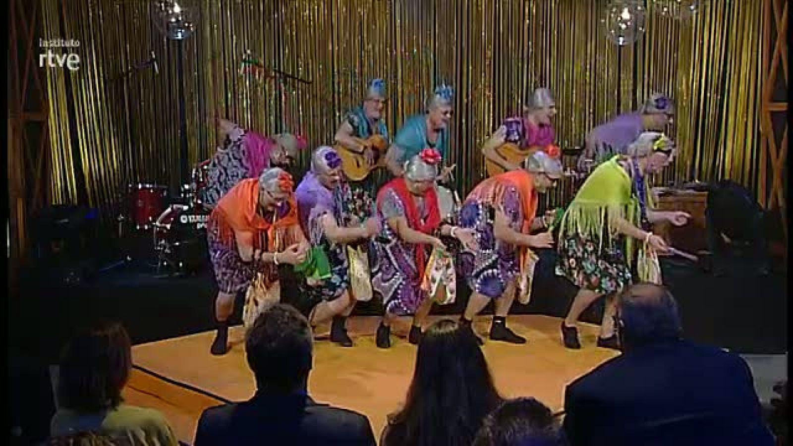 Gala Instituto RVTE 2015. Actuación de la chirigota de Yepes