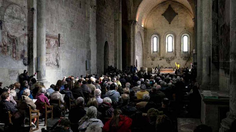 En la capital de la Alta Provenza recuerdan con una ceremonia a los 150 fallecidos