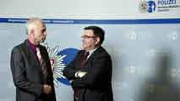 Telediario 1 - La investigación se centra en el entorno del piloto y su historial médico