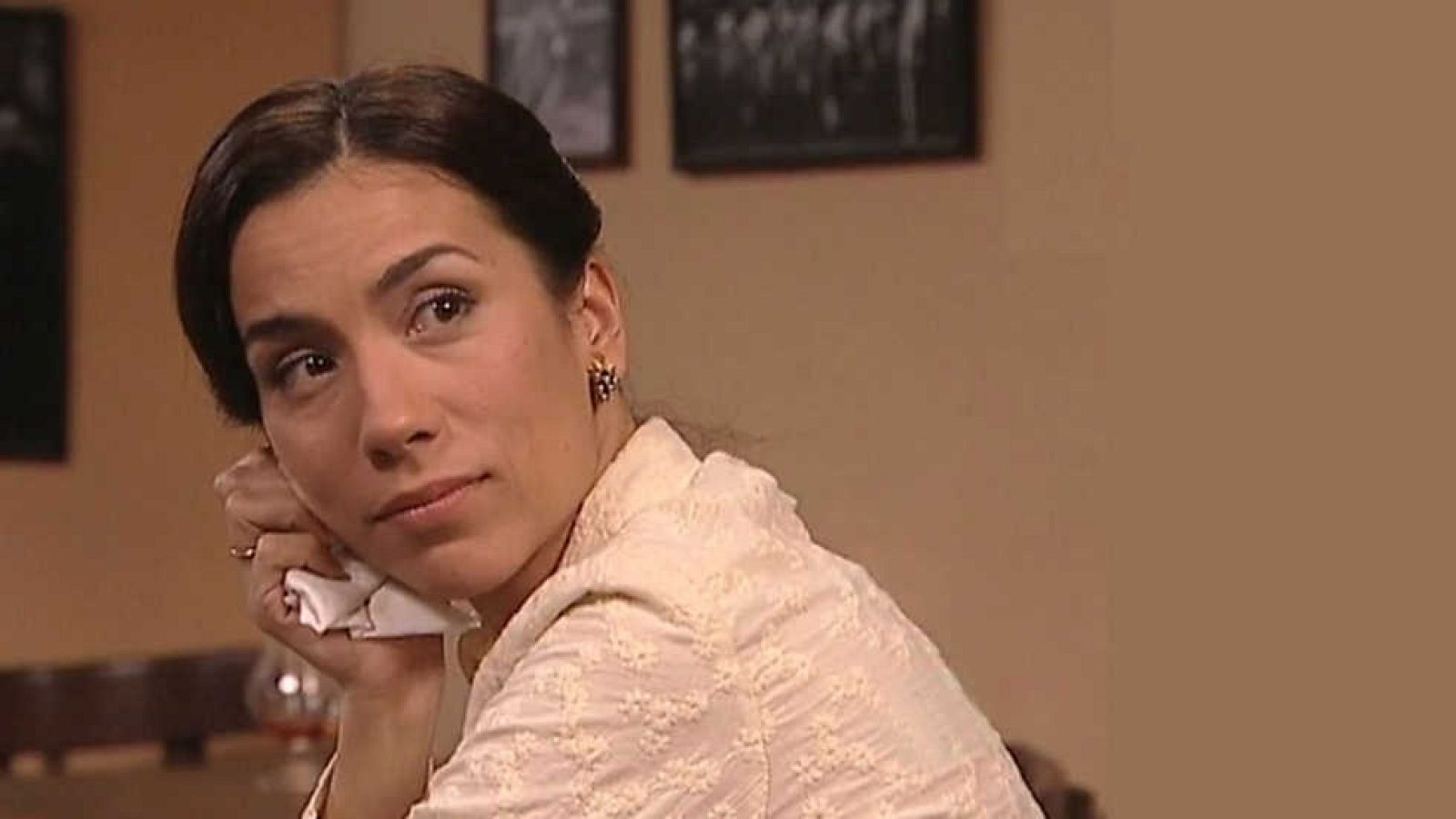 Amar en tiempos revueltos - T5 - Capítulo 69 - escuchar ahora