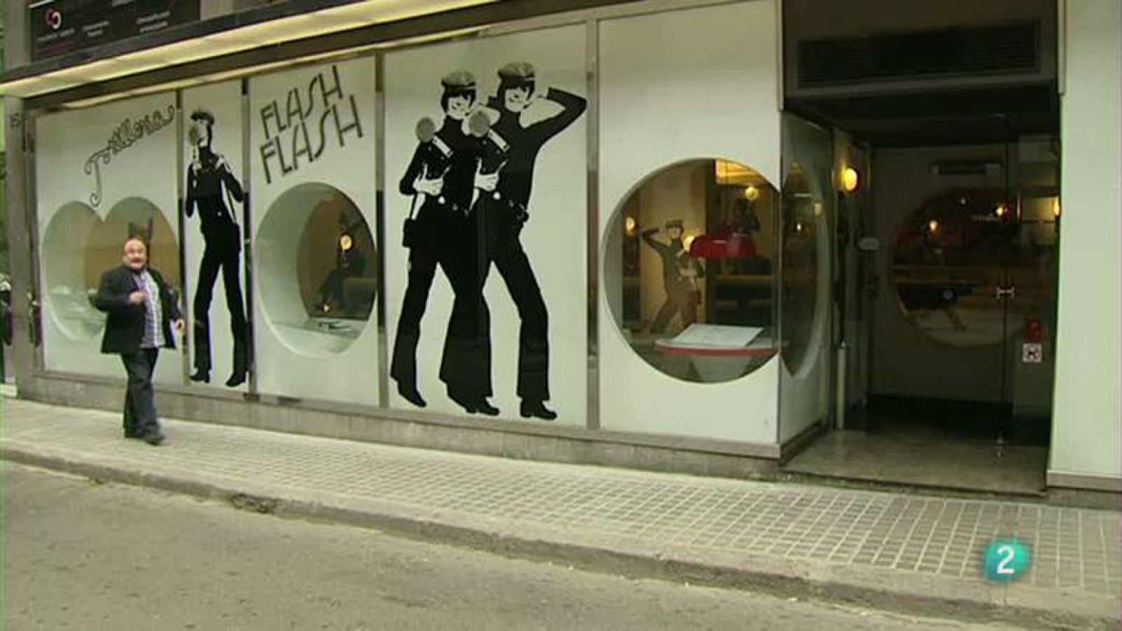 Moments - Gauche Divine