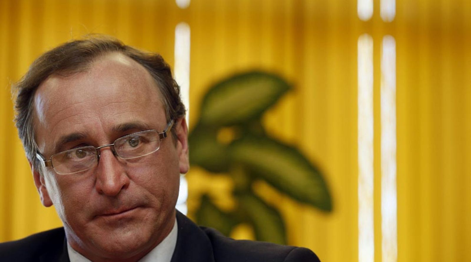 Los inmigrantes 'sin papeles' volverán a tener atención primaria pero no tarjeta sanitaria