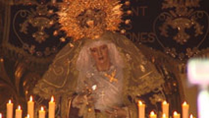 Los balcones de Sevilla se alquilan en Semana Santa