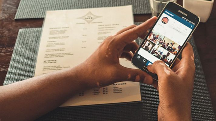Telediario 1 - Se multiplican las apps con contenidos de Semana Santa