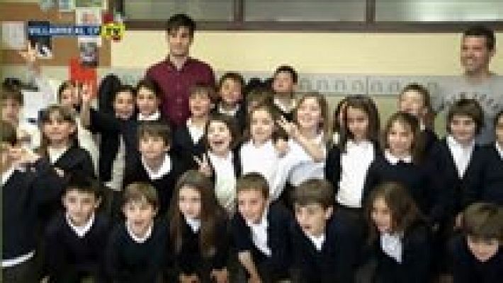 Telediario 1 - Trigueros cambia las botas de fútbol por las aulas