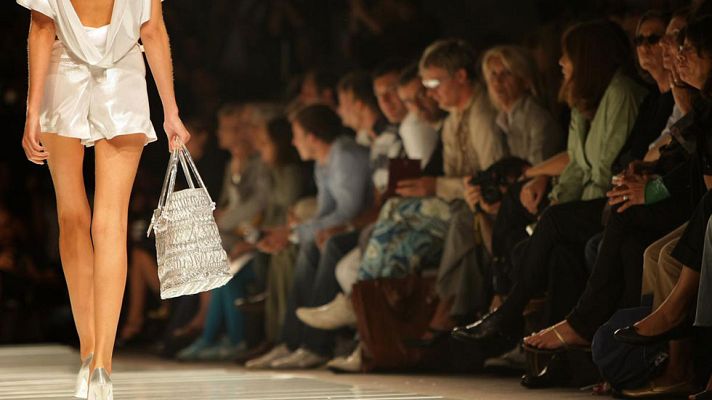 Telediario 1 - Francia quiere prohibir modelos demasiado delgados e impondrá multas a quien les contrate