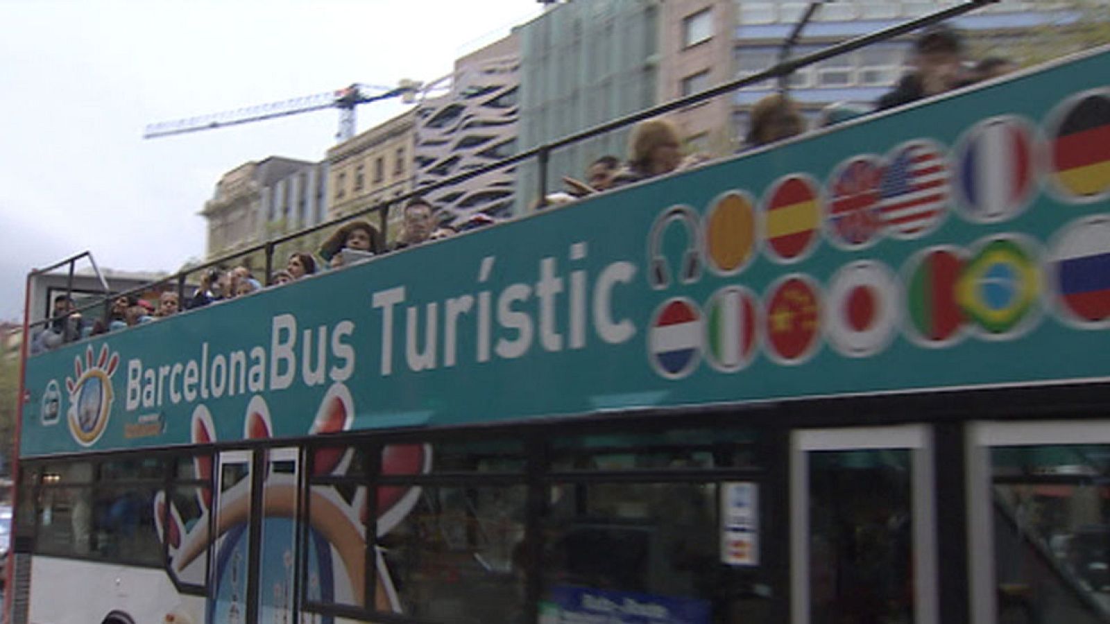 Arranca la temporada de cruceros llenando Barcelona de turistas