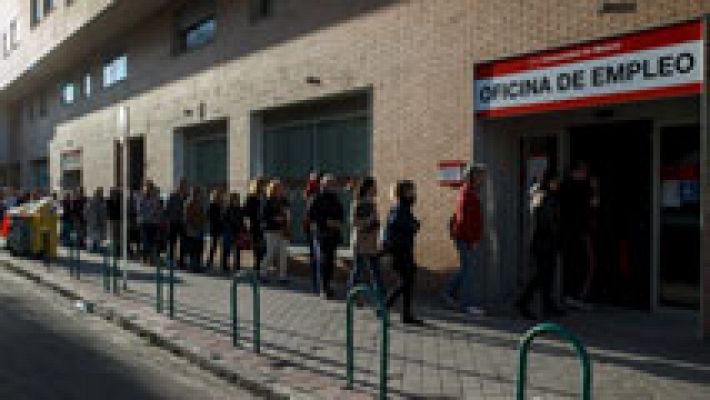 Informativo 24h - CC.OO. y UGT ven "insuficiente" la caída del paro