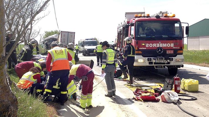 Telediario 1 - Fallecen 31 personas en las carreteras en la operación de tráfico de Semana Santa