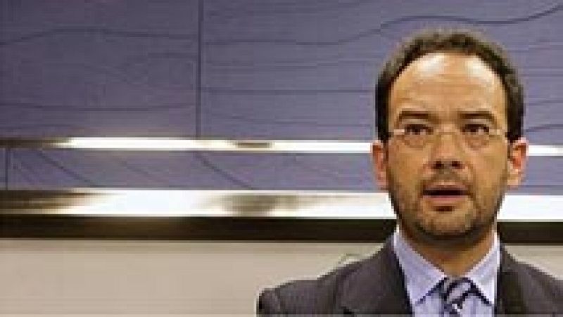 El PSOE suspende de militancia a López Aguilar y le aparta de su delegación en Bruselas 