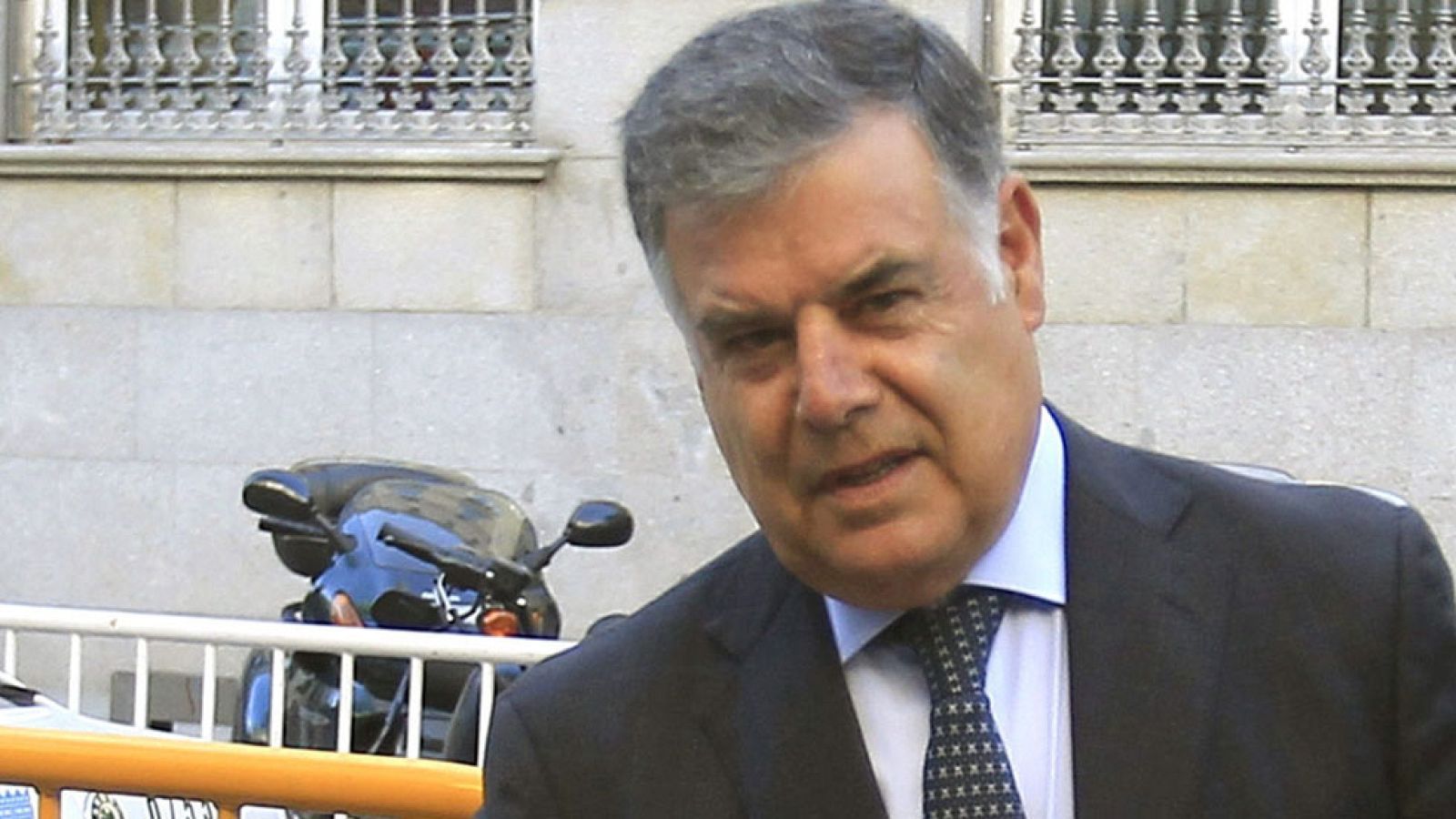 El exconsejero Viera niega su intervención en los ERE y dice que firmaba lo que le pasaban