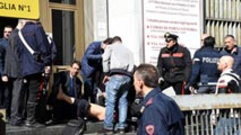 Cuatro muertos y varios heridos en un tiroteo en el Palacio de Justicia de Milán