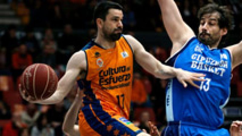 El Valencia ha cosido a triples al Gipouzkoa Basket, que no ha podido hacer nada ante los 17 tiros de tres convertidos por los 'taronjas'.