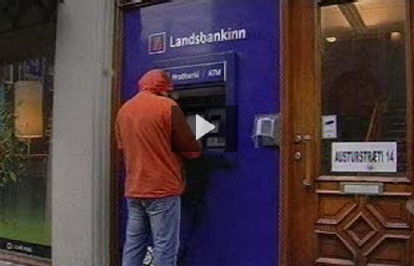 El Gobierno islandés nacionaliza el Landsbanki,  el segundo banco del país | Ver