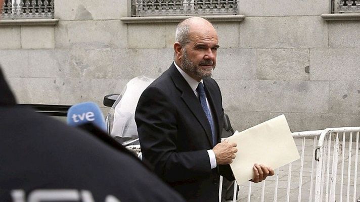 Telediario 1 - Chaves se desvincula de los ERE