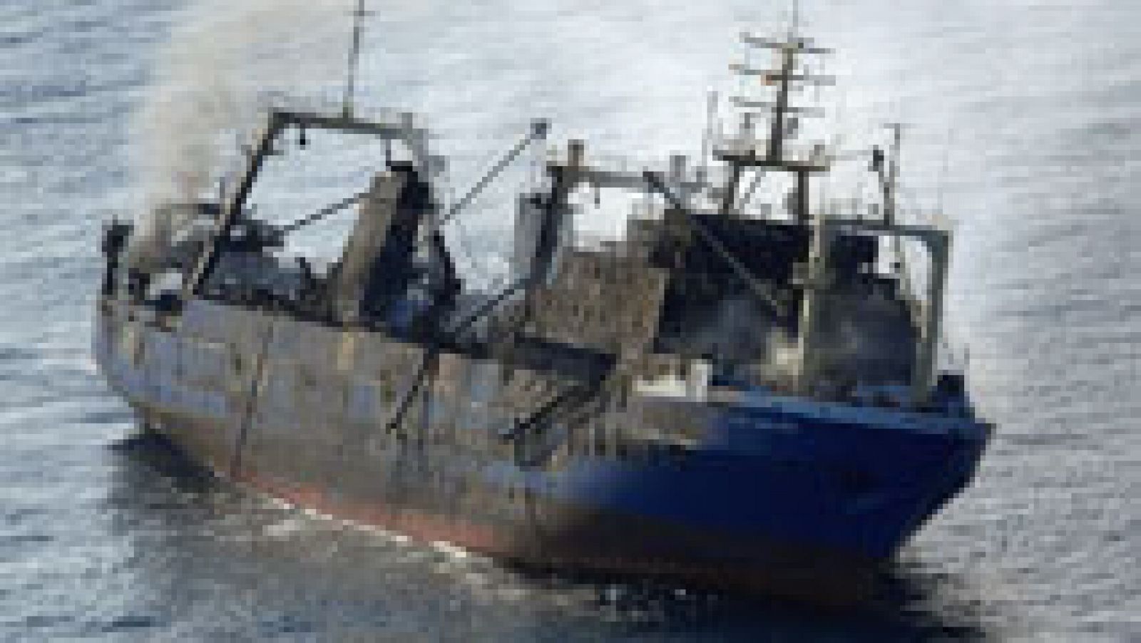 Telediario 1: Un pesquero ruso se hunde al sur de Gran Canaria con más de 1.400 toneladas de fuel a bordo | RTVE Play