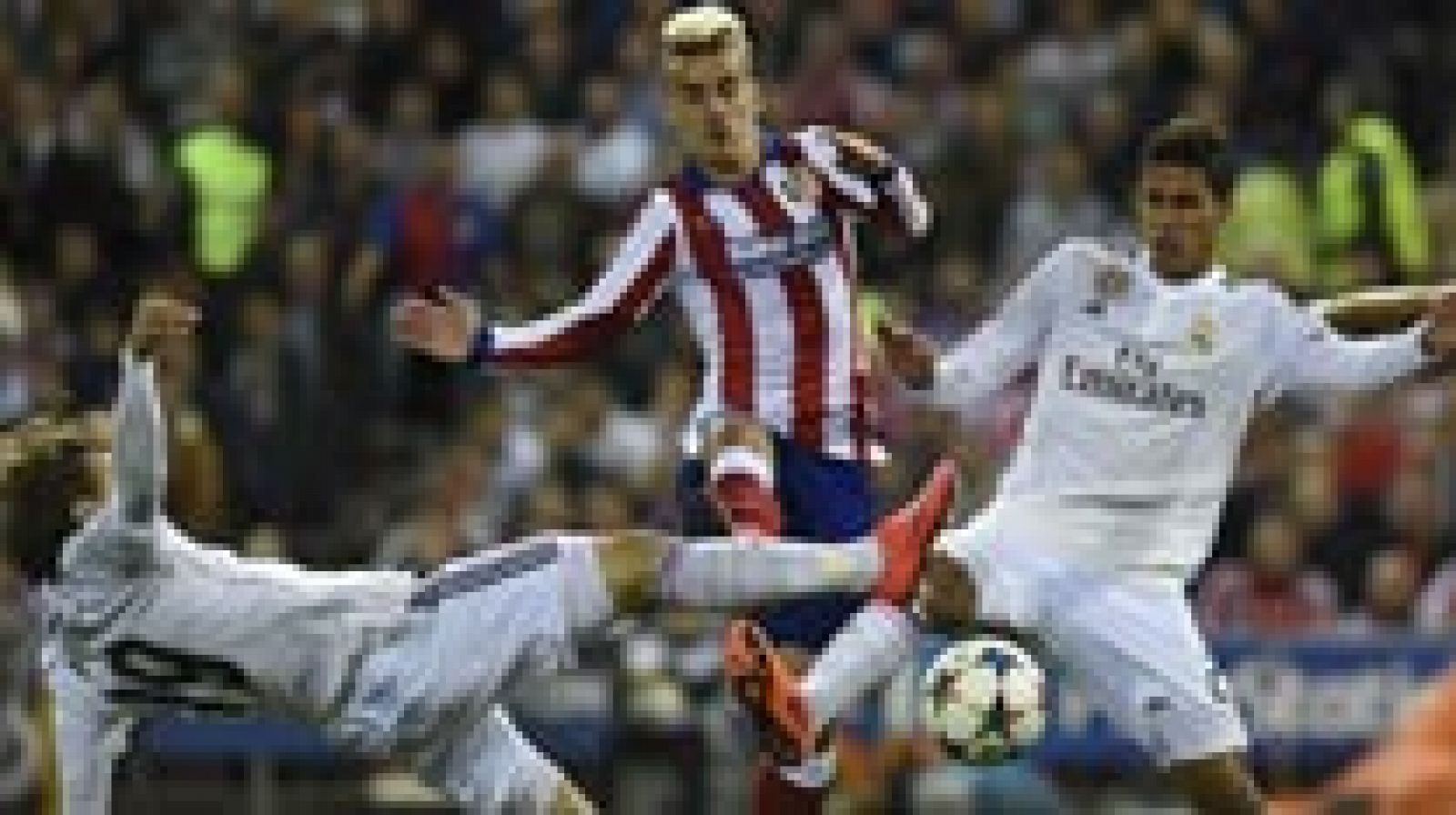 Telediario 1: El Madrid presionó en la primera parte, reaccionó el Atleti en la segunda | RTVE Play