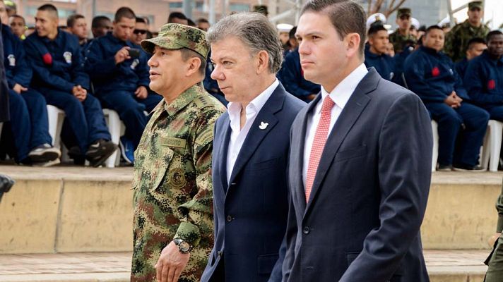 Telediario 1 - Santos levanta la suspensión de bombardeos contra las FARC