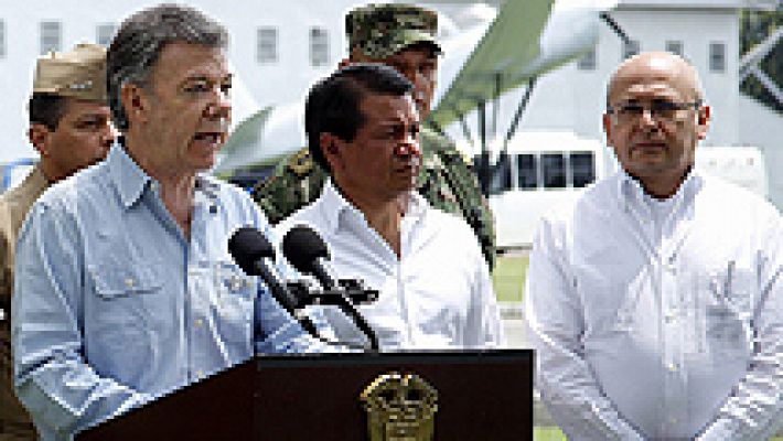 Telediario 1 - El presidente de Colombia levanta la orden de suspender los bombardeos contra las FARC