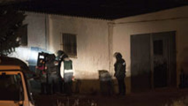 Un hombre se atrinchera en su casa en Zaragoza tras disparar presuntamente a su yerno y a un agente