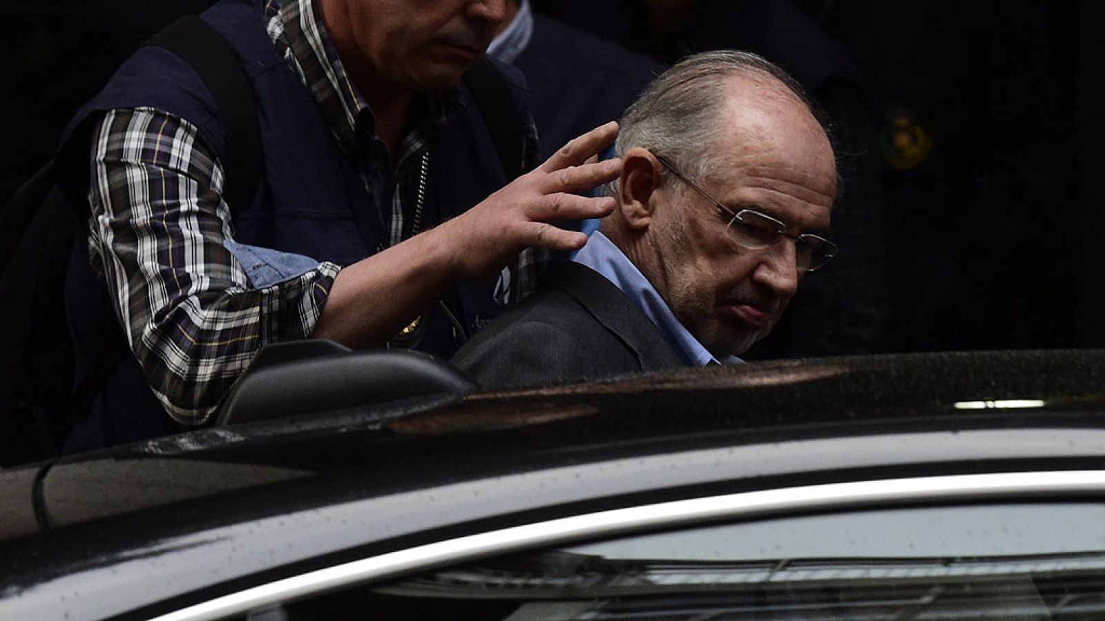 Rodrigo Rato, detenido en el registro de su casa