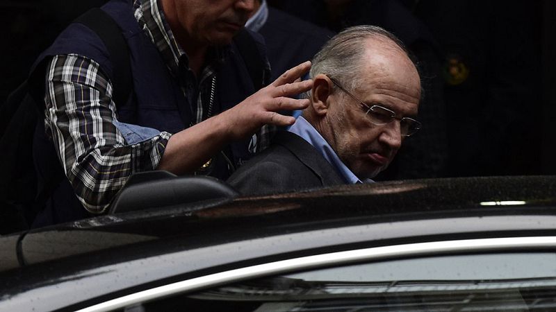 Rodrigo Rato, detenido en el registro de su casa