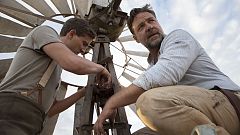 Escena exclusiva: Russell Crowe, el padre protector de 'El maestro del agua'