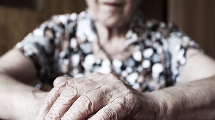 Telediario 1 - Uno de cada cuatro hogares en España tiene una sola persona y siguen en ascenso