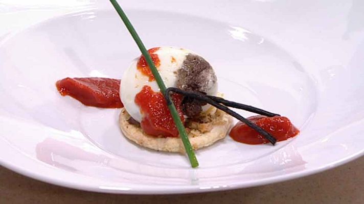 Cocina con Sergio - Huevo escalfado con morcilla y mermelada de pimiento